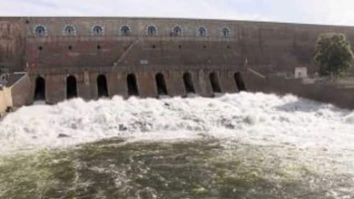 Mettur dam reached its full capacity and flood alert for 12 districts Mettur dam reached its full capacity and flood alert for 12 districts