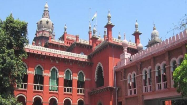 did not impose POCSO in teen love affair case; Madras high court did not impose POCSO in teen love affair case; Madras high court