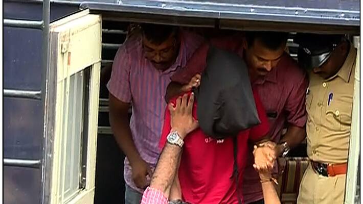police takes jishas murderer to kanchipuram for collecting evidences police takes jishas murderer to kanchipuram for collecting evidences