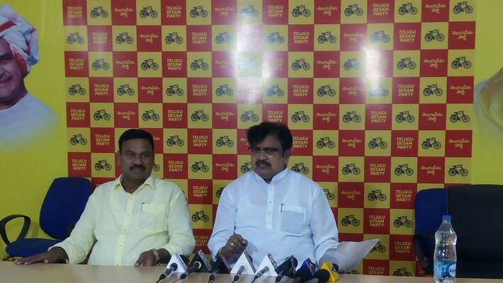 Varla Ramaiah Slams CM YS Jagan over amaravati issue Varla Ramaiah Slams CM YS Jagan over amaravati issue
