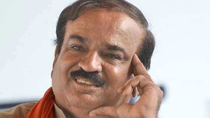 Smitra Mahajan to meets ailing Union Minister Ananth Kumar in Bengaluru Smitra Mahajan to meets ailing Union Minister Ananth Kumar in Bengaluru