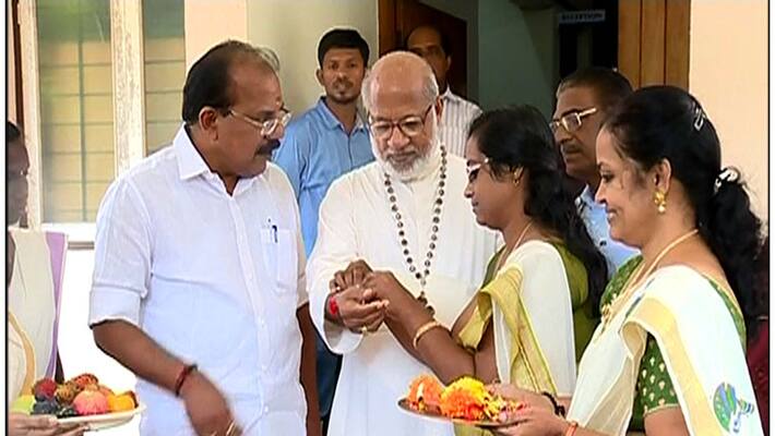 rakhi to cardinal george alencherry rakhi to cardinal george alencherry