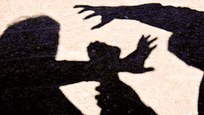 Bengaluru teenager kicks molester man flees with family Bengaluru teenager kicks molester man flees with family