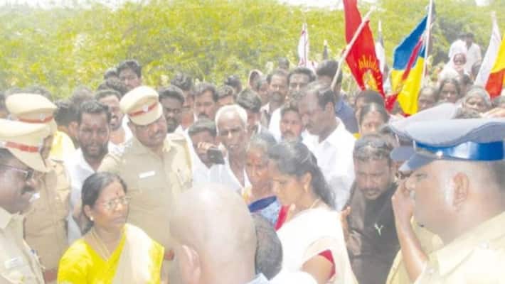 People held in road block protest demanding remove liquor shop ... People held in road block protest demanding remove liquor shop ...