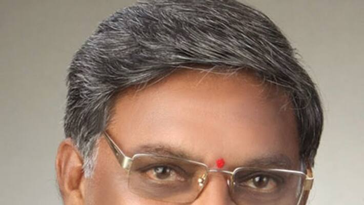 jyothula Nehru to get compensation for defecting to TDP from YCP jyothula Nehru to get compensation for defecting to TDP from YCP