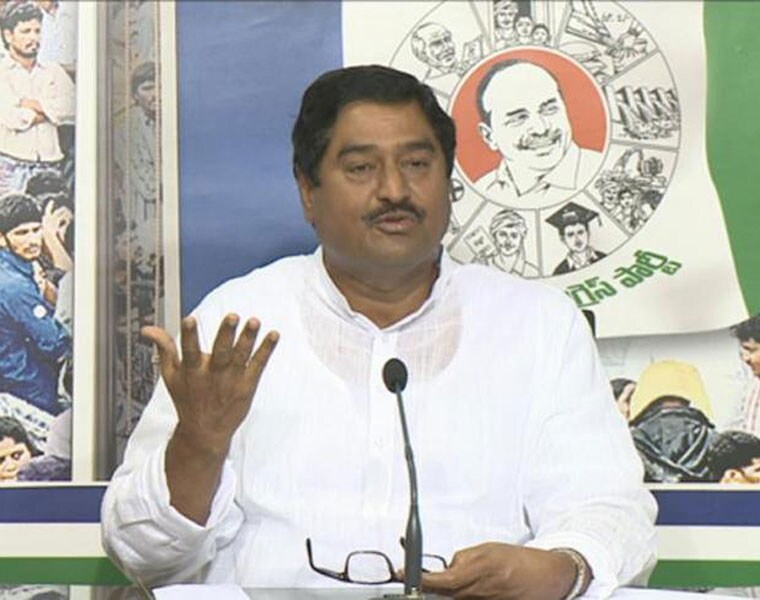 శ్రీకాకుళం అసెంబ్లీ స్థానం నుండి మాజీ మంత్రి ధర్మాన ప్రసాదరావు విజయం సాధించారు. ధర్మాన ప్రసాదరావు జగన్ కేబినెట్లో చోటు దక్కే అవకాశం ఉంది. శ్రీకాకుళం జిల్లాలో కళింగ సామాజిక వర్గం ప్రభావం ఎక్కువగా ఉంటుంది.