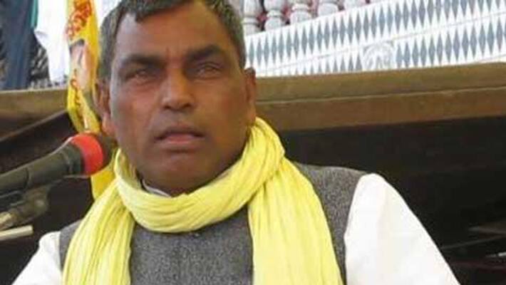 Uttar Pradesh Ministers Convoy Runs Over 8 Year Old Uttar Pradesh Ministers Convoy Runs Over 8 Year Old