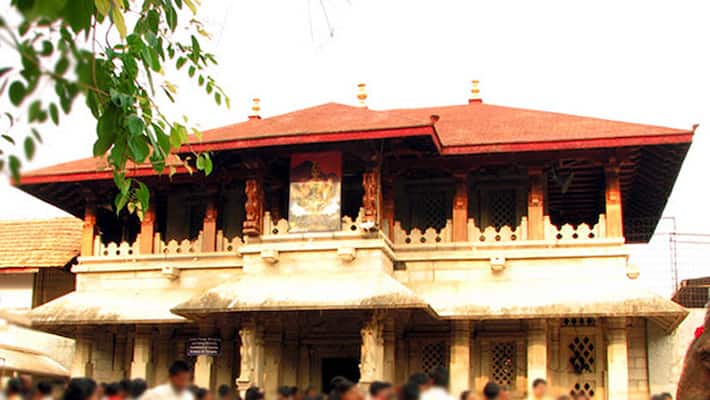 5 members of Puttingal temple's managing committee surrender 5 members of Puttingal temple's managing committee surrender