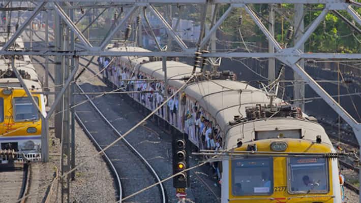 Special train did not allow the Health worker despite Government permission Special train did not allow the Health worker despite Government permission