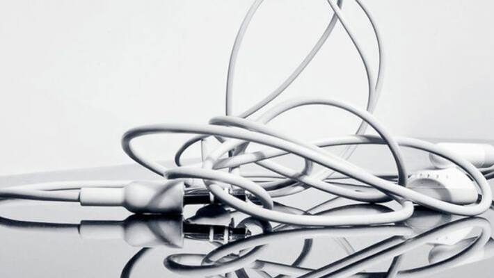 15 year old girl strangles younger brother with earphone wire 15 year old girl strangles younger brother with earphone wire