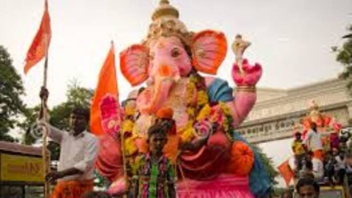 Worship of Ganesha idols in violation of the ban imposed by the Tamil Nadu government ... Police arrest Worship of Ganesha idols in violation of the ban imposed by the Tamil Nadu government ... Police arrest