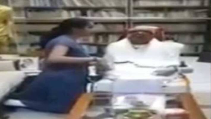 karunanidhi listen his grand daughter song karunanidhi listen his grand daughter song