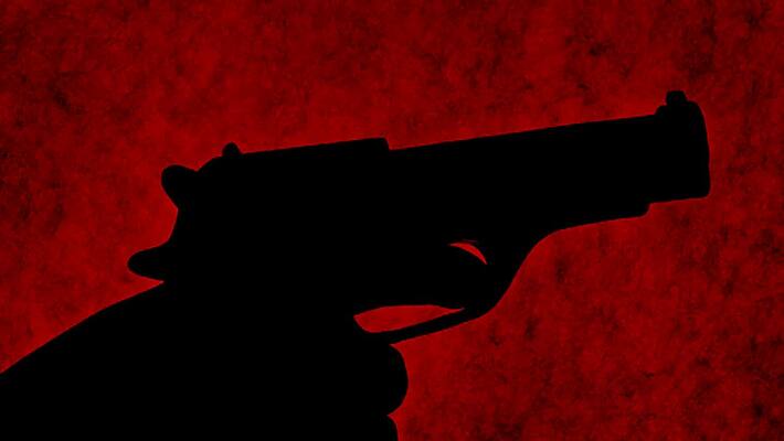 two youth hulchal with gun in hotel in hyderabad two youth hulchal with gun in hotel in hyderabad