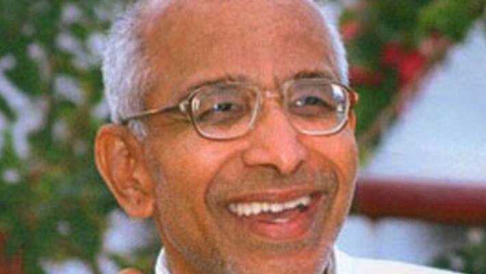 Vijayapura Jnanayogi Sri Siddheshwar Swamiji no more India mourns his death ckm Vijayapura Jnanayogi Sri Siddheshwar Swamiji no more India mourns his death ckm