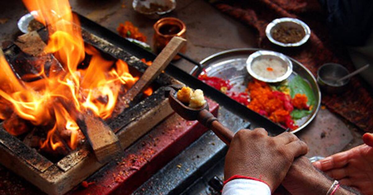 சமயபுரம் மாரியம்மன் கோவிலில் சிறப்பு யாகம்; ஆயிரக்கணக்கான பக்தர்கள் பங்கேற்பு