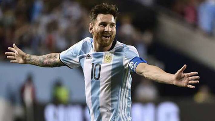 messi reached in manchester messi reached in manchester