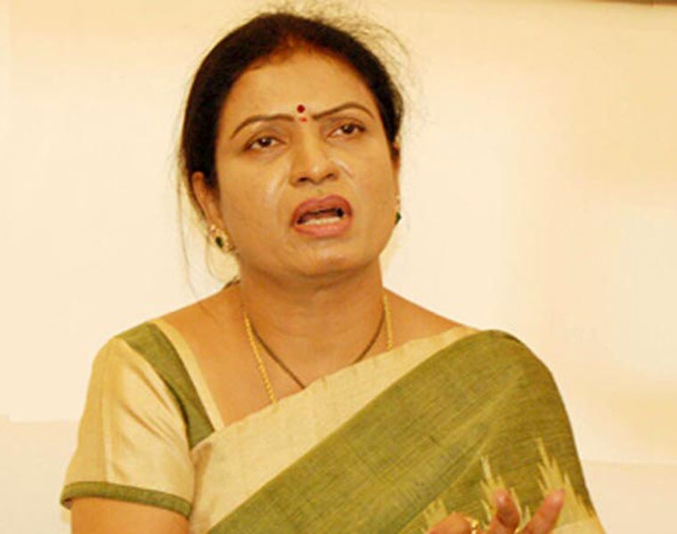 ఎప్పుడు వస్తారో, ఎలా వస్తారో కూడా తెలియనియ్యకుండా తన వ్యూహాలతో అవతలి పార్టీ నేతలకు వల వేయడం రామ్ మాధవ్ కు వెన్నతోపెట్టిన విద్య. తెలంగాణ రాష్ట్రంలో కాంగ్రెస్ పార్టీకి చెందిన మాజీ మంత్రి డీకే అరుణను బీజేపీలోకి తీసుకెళ్లి కాంగ్రెస్ పార్టీని ఉక్కిరి బిక్కిరి చేశారు.