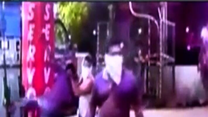 goons attack ahmedabad petrol pump goons attack ahmedabad petrol pump