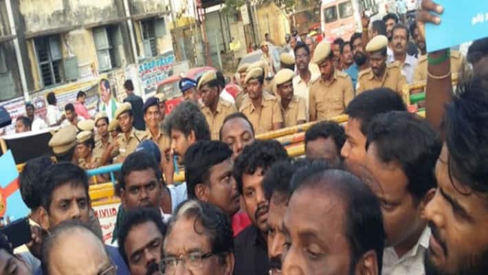IPL protest director bharathyraja ameer vairamuth fir register by police IPL protest director bharathyraja ameer vairamuth fir register by police