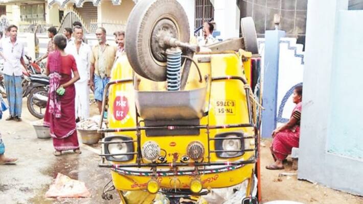 Auto collapsed including 5 women 7 people heavy injured Auto collapsed including 5 women 7 people heavy injured