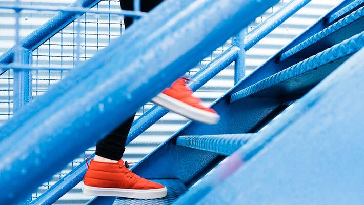 Man die by slipping down in steps Man die by slipping down in steps