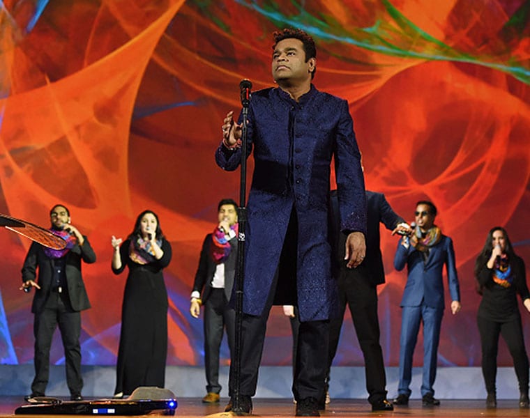 পরিবারের সঙ্গে তিনি বেশি সময় কাটাতে পছন্দ করেন। অবসরে পরিবারের সঙ্গেই থাকেন তিনি। পরিবারের সদস্যদের সর্বদা বেশি গুরুত্ব দিয়ে থাকেন এ. আর রহমান।