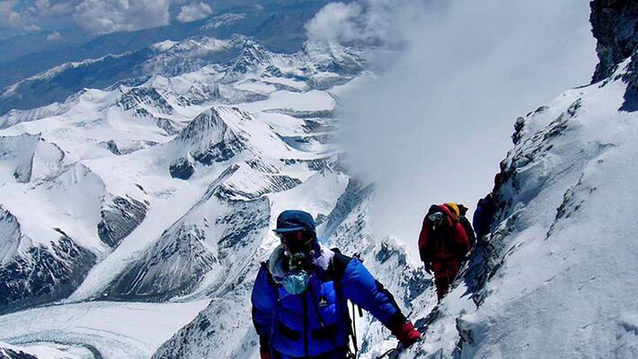 Two mountaineer died in Everest Two mountaineer died in Everest