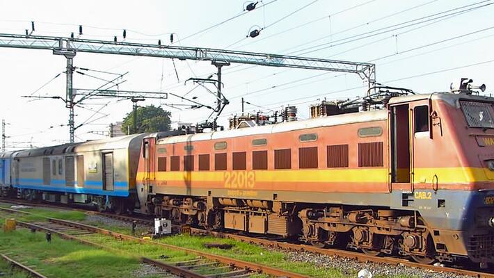 Pvt operators may run Rajdhani, Shatabdi, passenger trains on select routes Pvt operators may run Rajdhani, Shatabdi, passenger trains on select routes