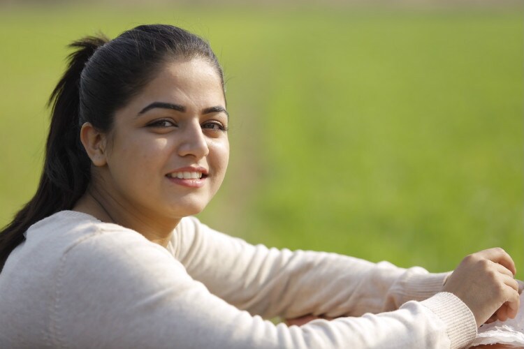 Actress wamiqa gabi saree photos goes viral