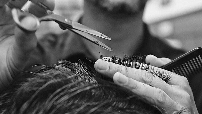 Kashmir locals restarts haircuts as migrant barbers flee after scrapping of Article 370 Kashmir locals restarts haircuts as migrant barbers flee after scrapping of Article 370