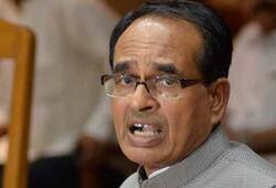 Madhya Pradesh CM Shivraj Singh Chouhan attacked with shoes, stones video