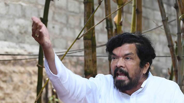 janasena activists protest against posani krishna murali janasena activists protest against posani krishna murali