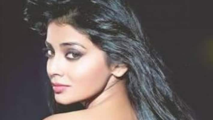 actress shreya doing yoga in this video actress shreya doing yoga in this video