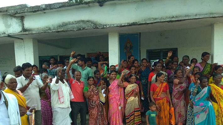 nalgonda village demands road while rejecting the batukamma sarees nalgonda village demands road while rejecting the batukamma sarees
