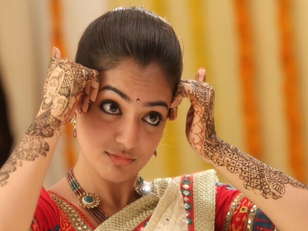 heroin nazriya stuns in saree fans goes crazy ksr