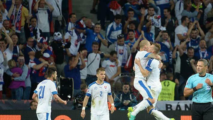 Marek Hamsik scores stunner as Slovakia beat Russia Marek Hamsik scores stunner as Slovakia beat Russia