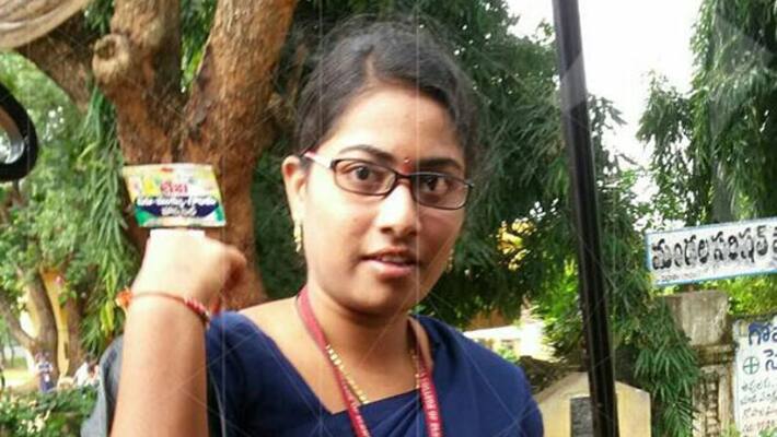 Attack with a knife on a lady at badradri kothagudem district Attack with a knife on a lady at badradri kothagudem district