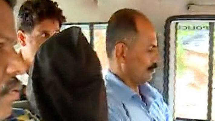investigative team bring main accused in jisha case to aluva investigative team bring main accused in jisha case to aluva