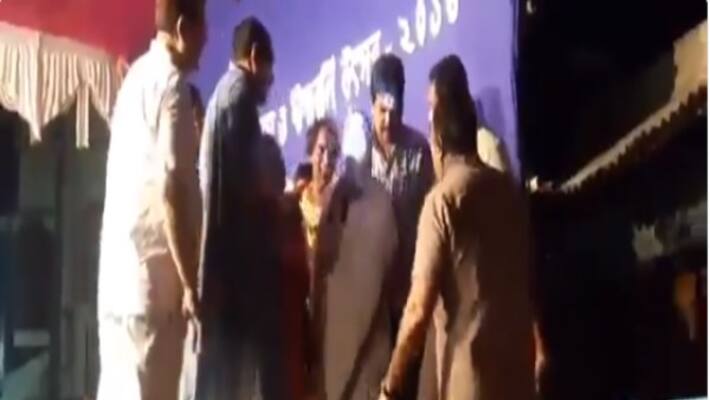 mamata banerjee speak using torch light mamata banerjee speak using torch light