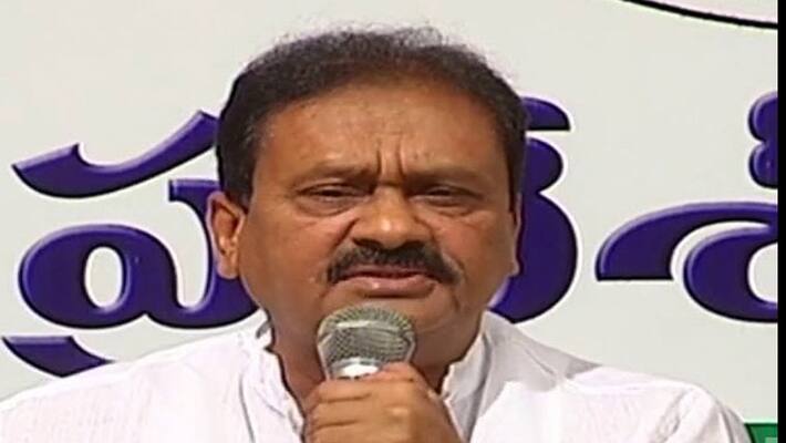 Kamareddy Master plan: Former Minister Shabbir Ali detained in Kamareddy Kamareddy Master plan: Former Minister Shabbir Ali detained in Kamareddy