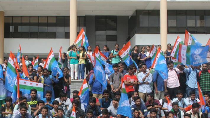 NSUI protest at pragathi Bhavan in hyderabad NSUI protest at pragathi Bhavan in hyderabad