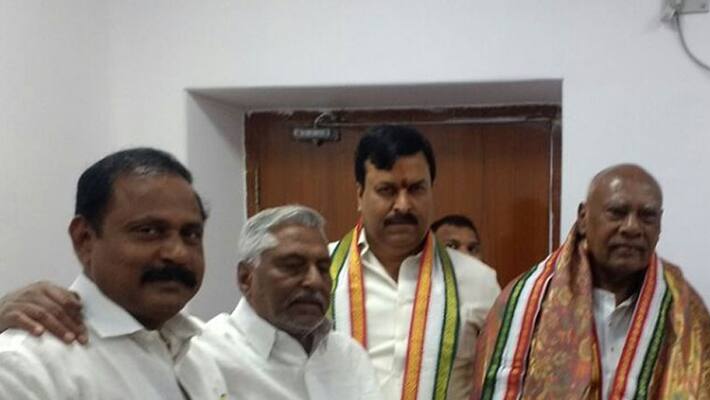 Rosaiah returns to Congress roots Rosaiah returns to Congress roots