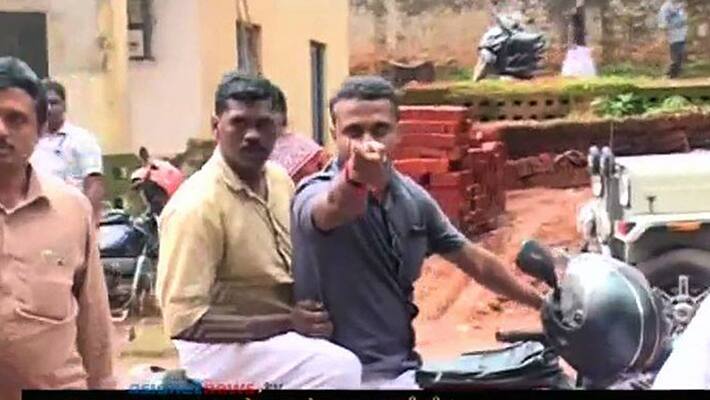 bjp workers attacked journalists in ottappalam bjp workers attacked journalists in ottappalam