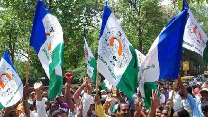 clashes between mla Mekapati Chandra Sekhar Reddy and ysrcp leaders in udayagiri constituency clashes between mla Mekapati Chandra Sekhar Reddy and ysrcp leaders in udayagiri constituency