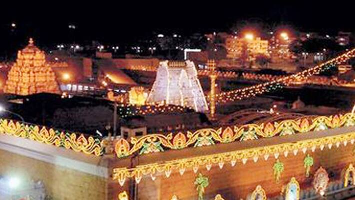 TTD takes serious action against brokers in tirumala