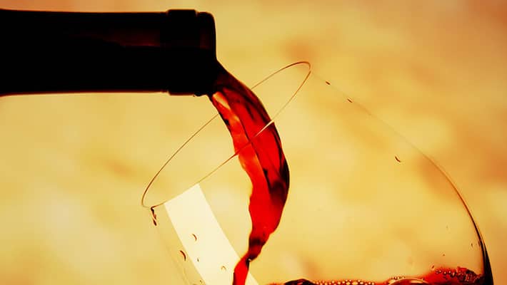 Does Drinking a Glass of Wine Have Health Benefits? Does Drinking a Glass of Wine Have Health Benefits?