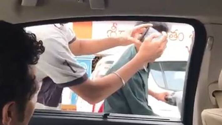Sachin Tendulkar stops car asks two boys riding scooter to use helmet Sachin Tendulkar stops car asks two boys riding scooter to use helmet