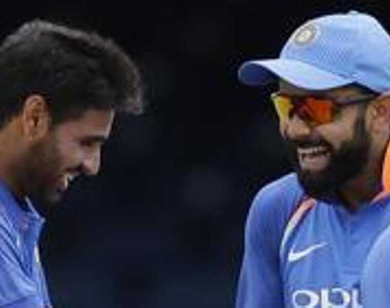 ఓ వైపు విరాట్ కోహ్లీ ఫామ్ కోల్పోయి పరుగులు చేయడానికి ఇబ్బంది పడుతుంటే, మరో వైపు భారత ప్రధాన బౌలర్లు భువనేశ్వర్ కుమార్, బుమ్రా కూడా అలాంటి పర్ఫామెన్సే ఇస్తున్నారు. ఇలాగే కొనసాగితే టీమిండియా, సెమీస్ చేరడం కూడా కష్టమే అంటున్నారు క్రికెట్ విశ్లేషకులు.