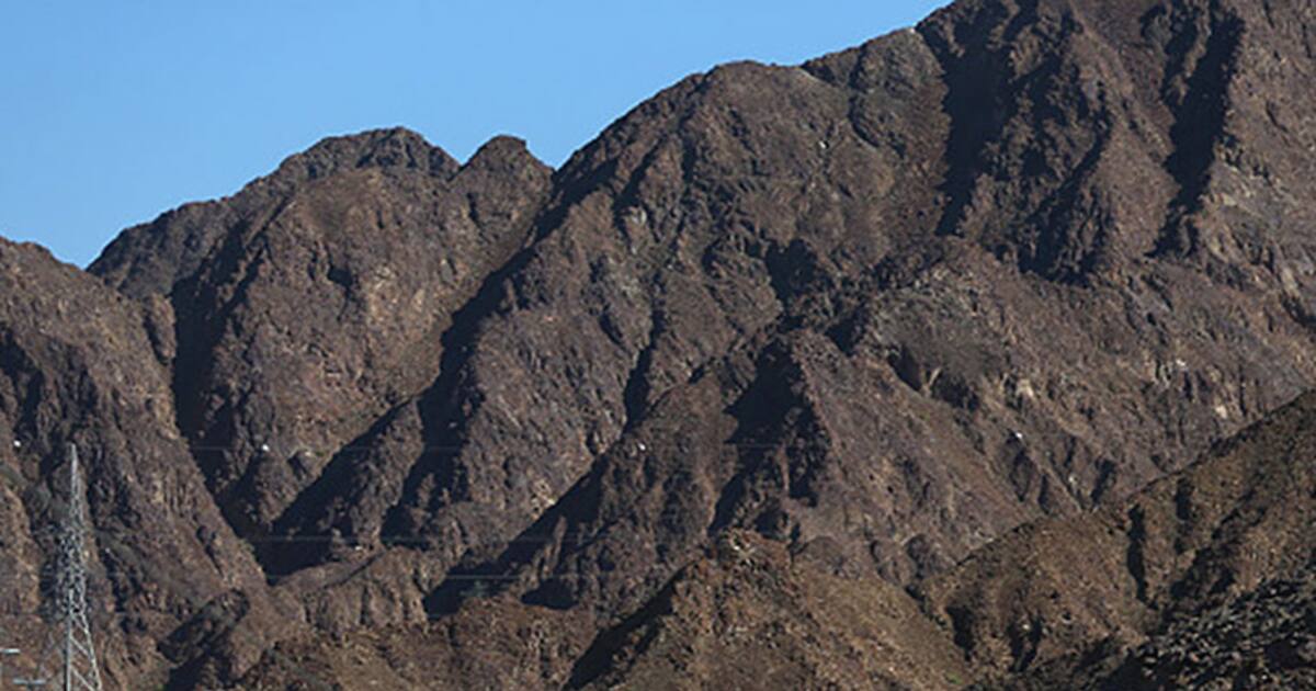 Dubai to build artificial mountains to induce rain