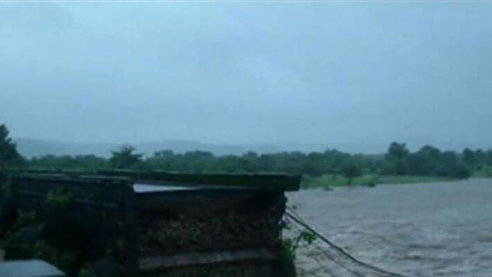 Bridge on Mumbai-Goa highway collapses Bridge on Mumbai-Goa highway collapses